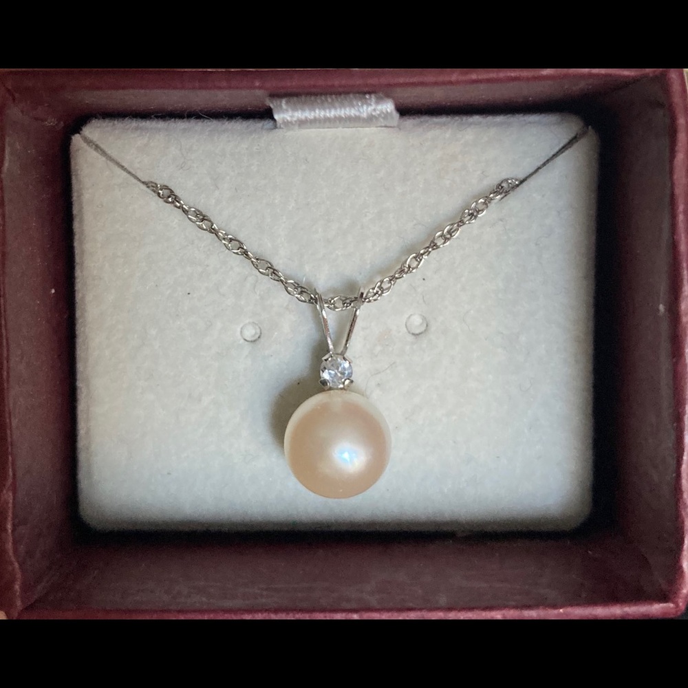 Helzberg pearl necklace